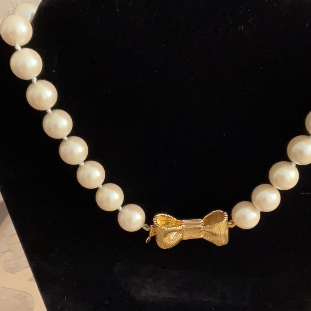 kate spade new york - all wrapped up in pearls short necklace - Picture 5 of 9
